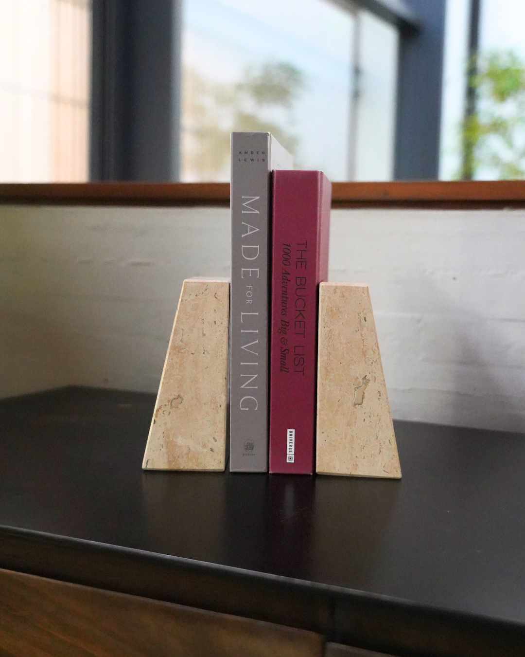 Sujetalibros en Mármol Travertino