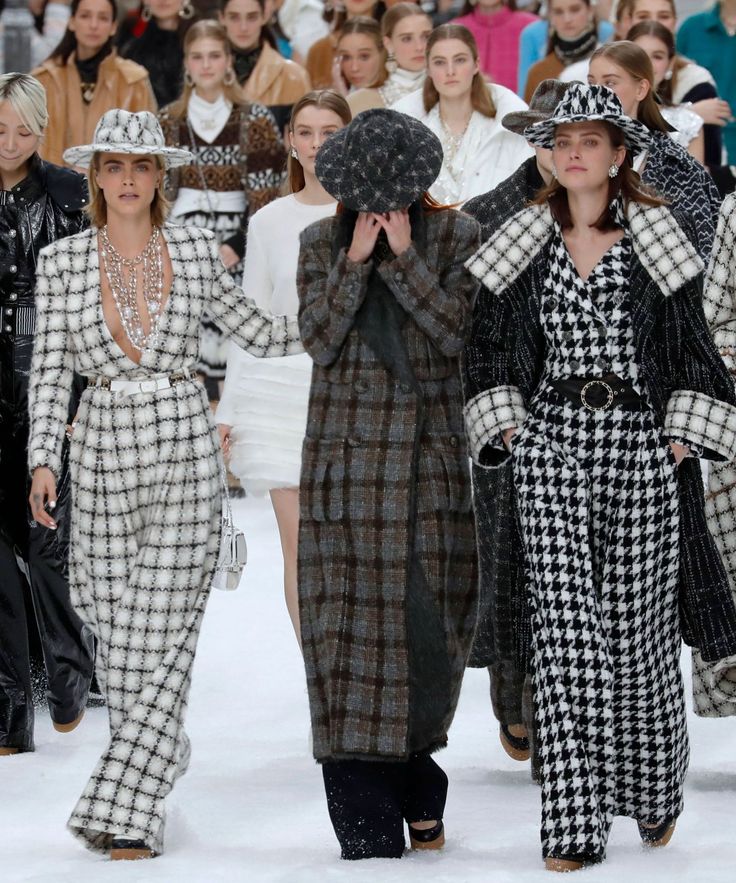 Lagerfeld: The Chanel Shows