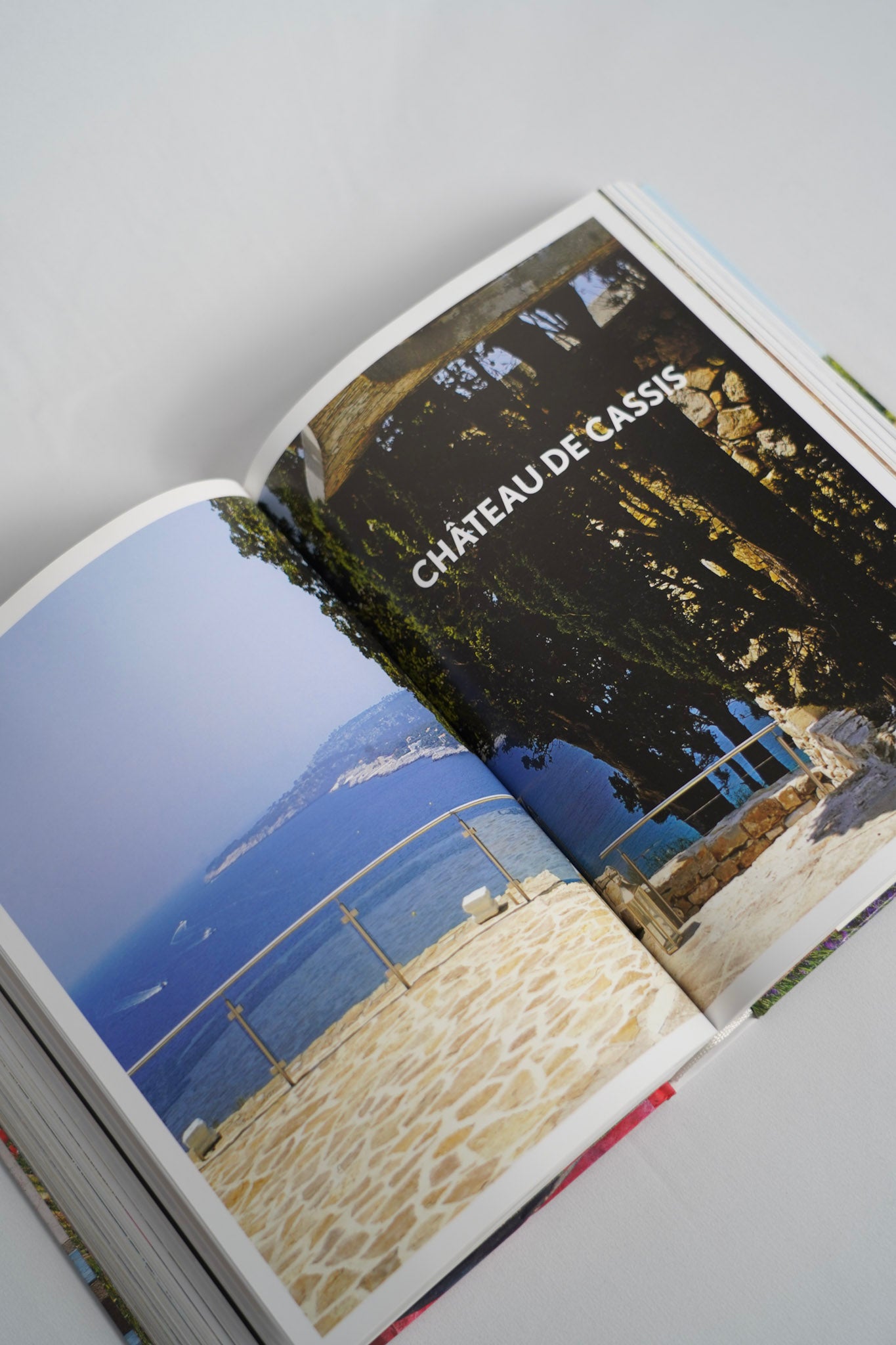 Living in Provence. 40th Ed.