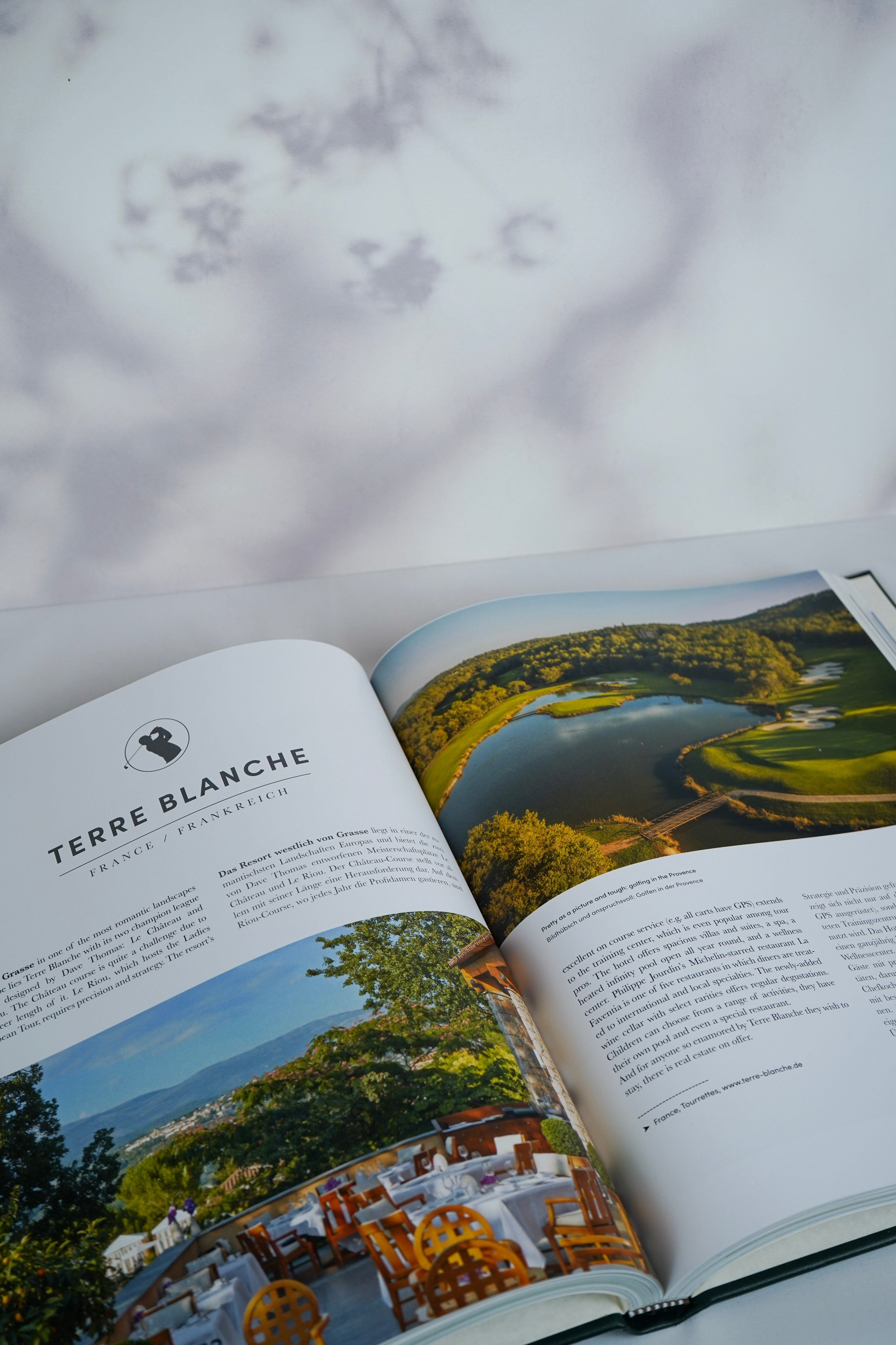 Golf : The Utilmate Book