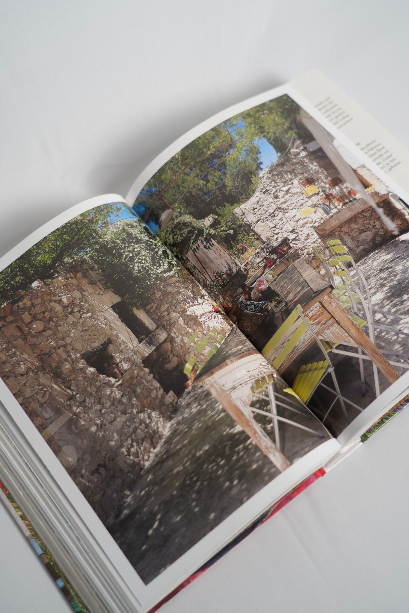 Living in Provence. 40th Ed.
